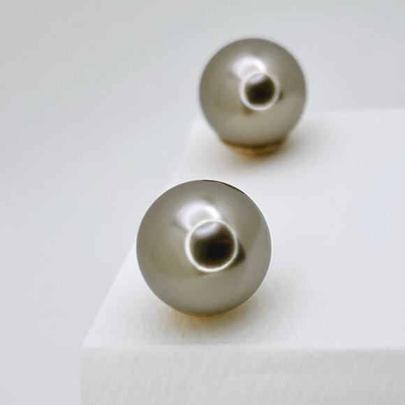 Vintage Large Round Grey Faux Pearl Statement Stud Earrings, 13mm Diameter - Picture 2 of 3